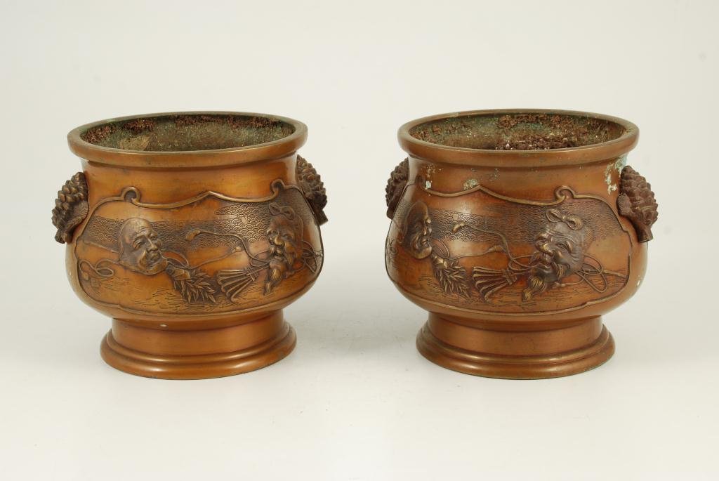 PAIR OF SIGNED BRONZE ASIAN POTS (1 of 4)