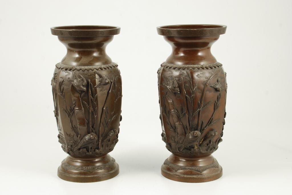 (19th c) PAIR OF JAPANESE BRONZE VASES SIGNED (1 of 5)