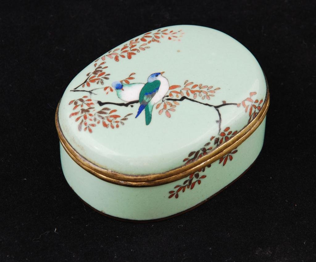 FINE JAPANESE CLOISONNE ENAMELED BOX (1 of 6)