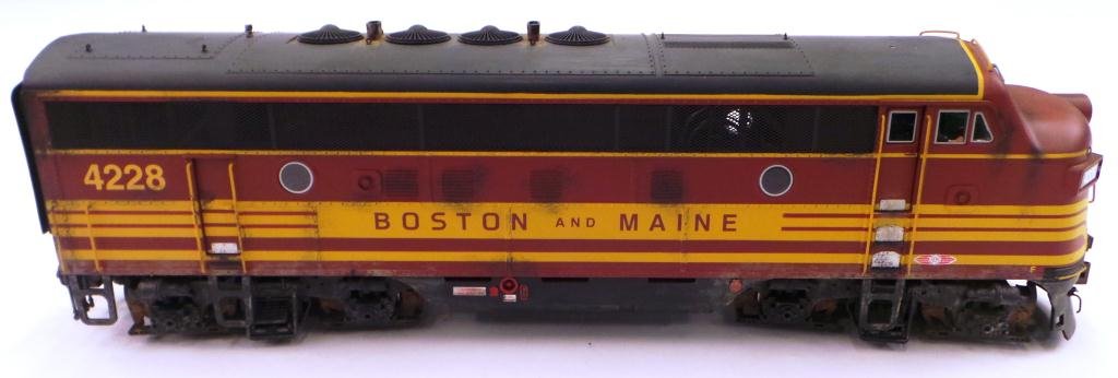 "G" SCALE DEISEL LOCOMOTIVE 4228 BOSTON & MAINE (1 of 4)