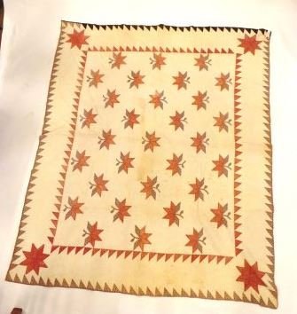 (Early 19th c) QUILT WITH LEAF PATTERN (1 of 5)