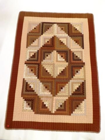 LOG CABIN COTTON LANCASTER (BARN RAISING) BEDCOVER (1 of 3)