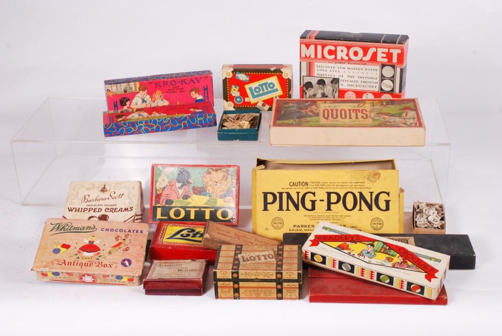 LARGE LOT OF VINTAGE PARLOR GAMES (1 of 5)