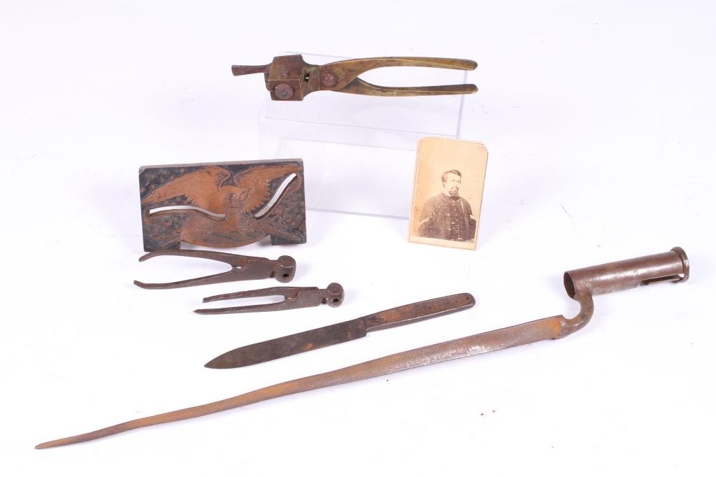 CDV OF CIVIL WAR SOLDIER, BULLET MOLDS & BAYONET (1 of 10)