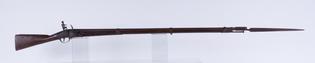 (18th / 19th c) FLINT LOCK MUSKET (1 of 8)