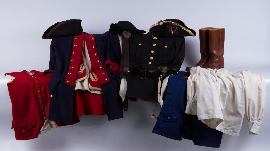 REPRODUCTION REVOLUTIONARY WAR UNIFORM (1 of 10)