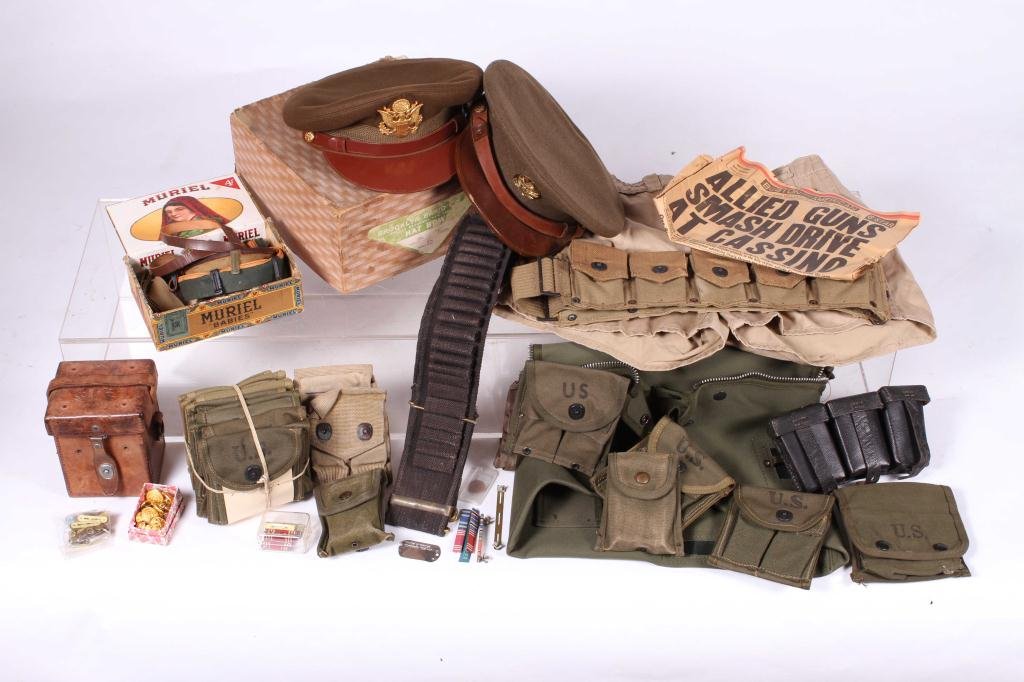 US MILITARY COVERS, POUCHES, BELTS AND RIBBONS (1 of 8)