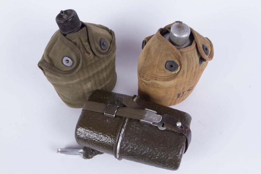 (2) WWI US CANTEENS AND (1) GERMAN CANTEEN/ CUP (1 of 4)