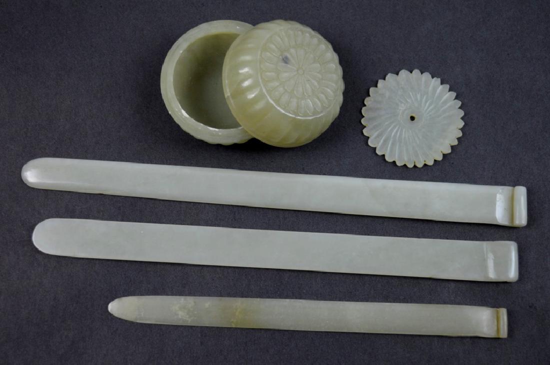 5 - 19th C Chinese Jade and Hardstone Carvings (1 of 7)