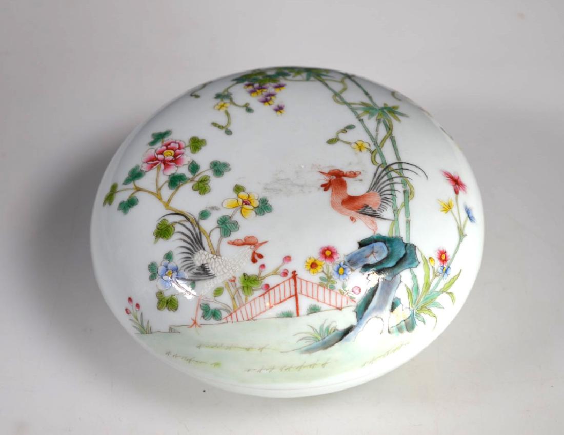 Chinese Porcelain Famille Rose Chicken Round Box (1 of 6)