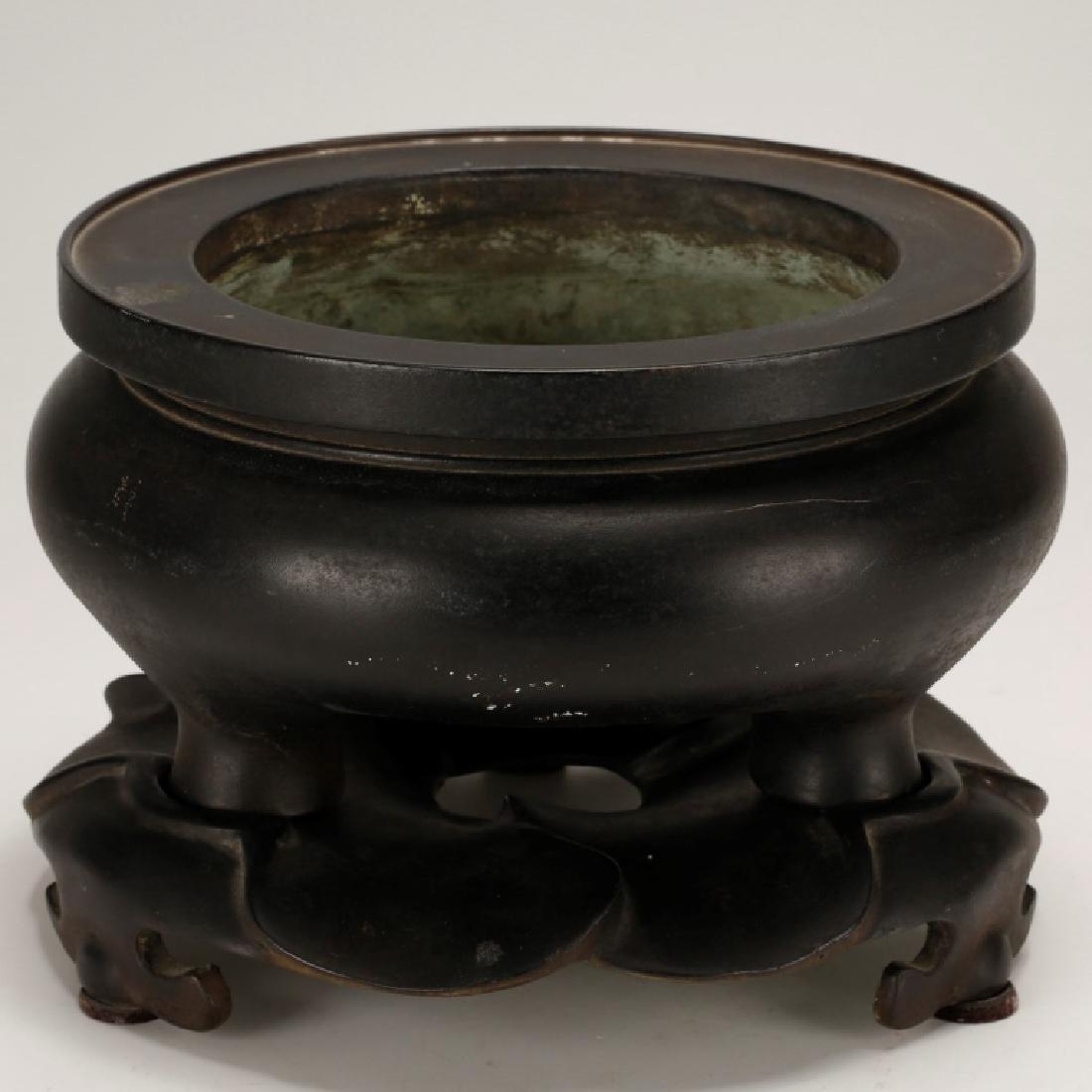 Chinese Qing Dynasty Cast Bronze Censer & Stand (1 of 9)