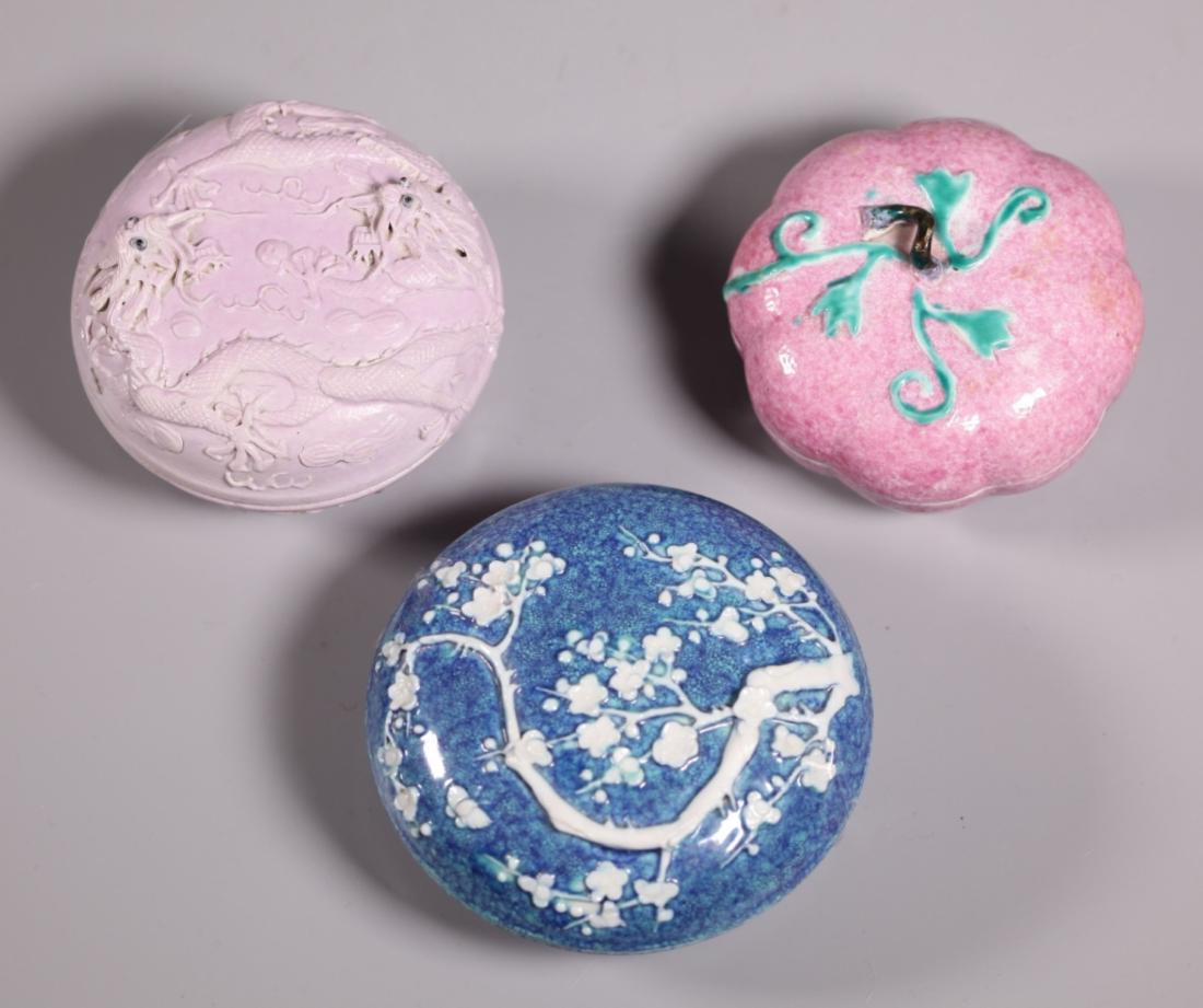 3 Good Chinese 19 C Porcelain Round Boxes (1 of 13)