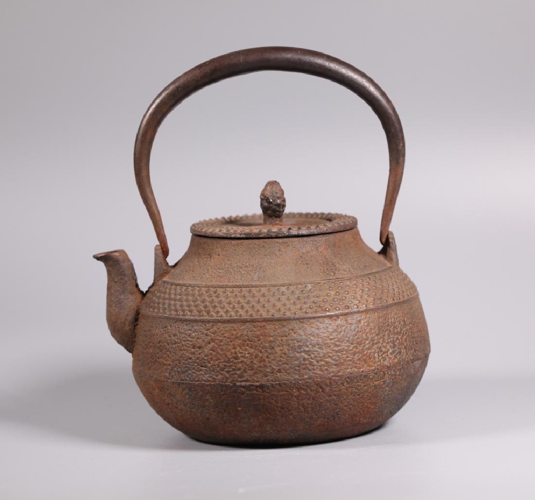 Japanese Cast Iron Basket Weave Tetsubin or Teapot (1 of 7)