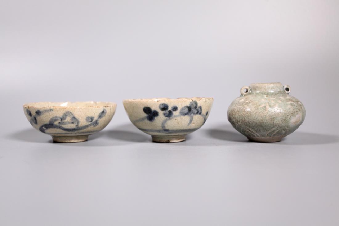 Chinese Ming Dynasty Celadon Jar; 2 Seto Teabowls (1 of 9)