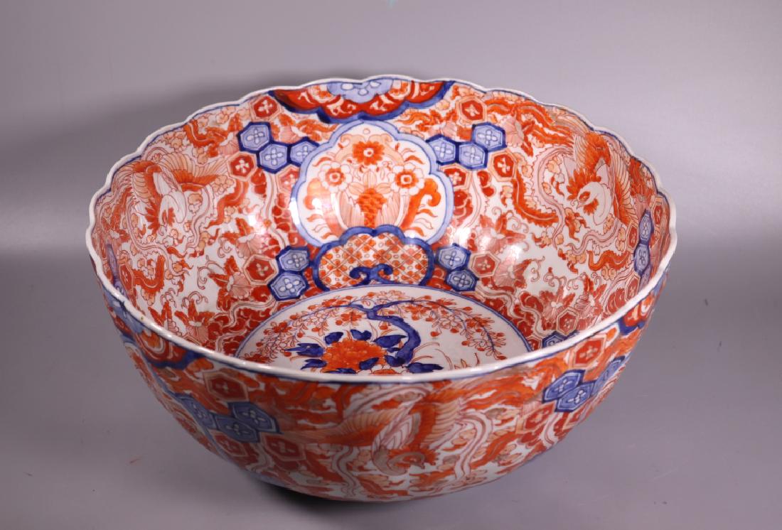 Large 19 C Japanese Imari Fluted Centerpiece Bowl (1 of 8)