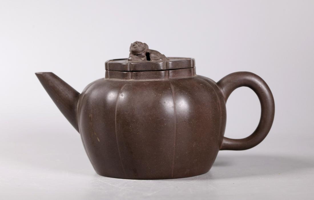 Chinese Qing Melon Yixing Teapot Fu Dog Finial (1 of 8)