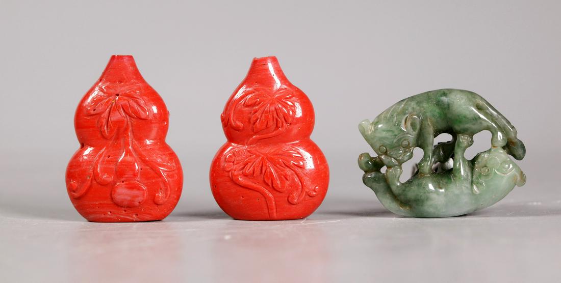 Chinese Jadeite Badgers; 2 "Coral" Glass Beads (1 of 10)