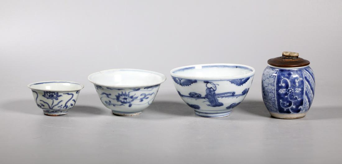 3 Chinese Ming Blue & White Bowls; 1 Japanese (1 of 13)