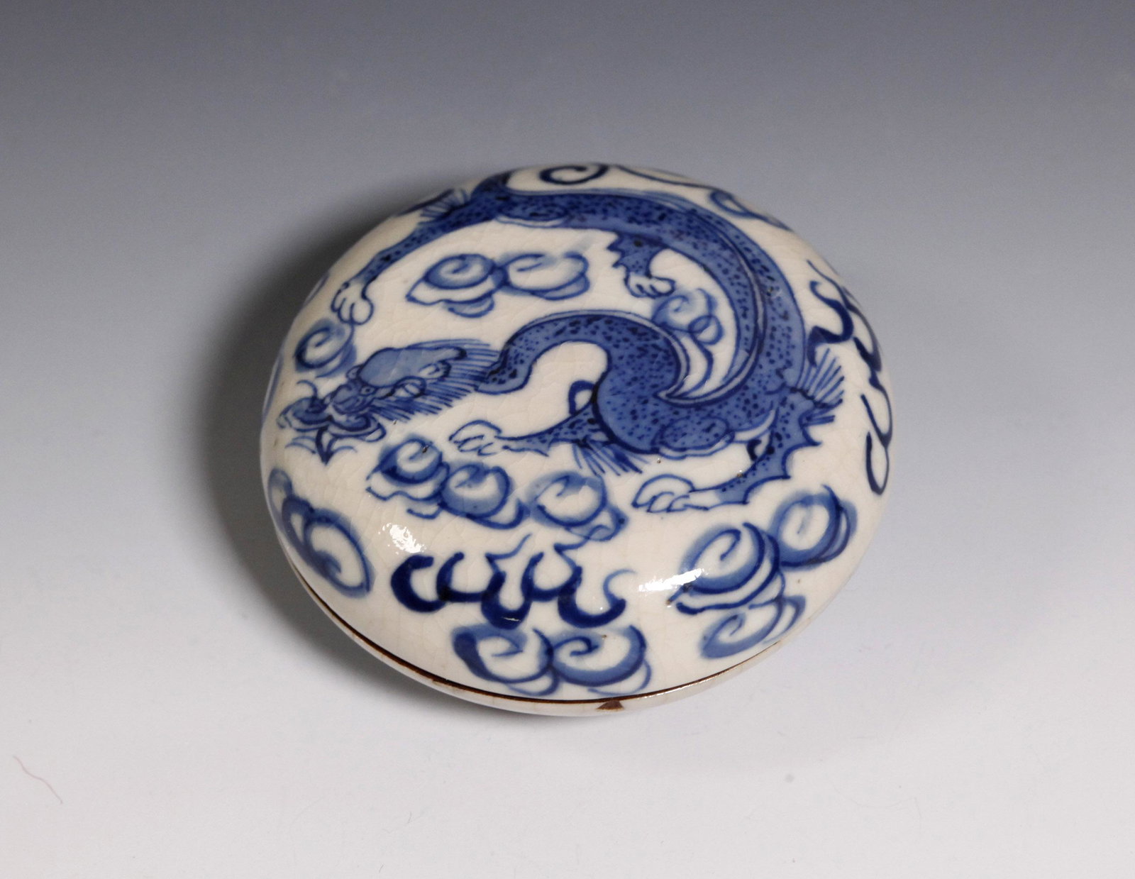 Chinese 19 C Soft Paste Porcelain Chilong Box (1 of 6)