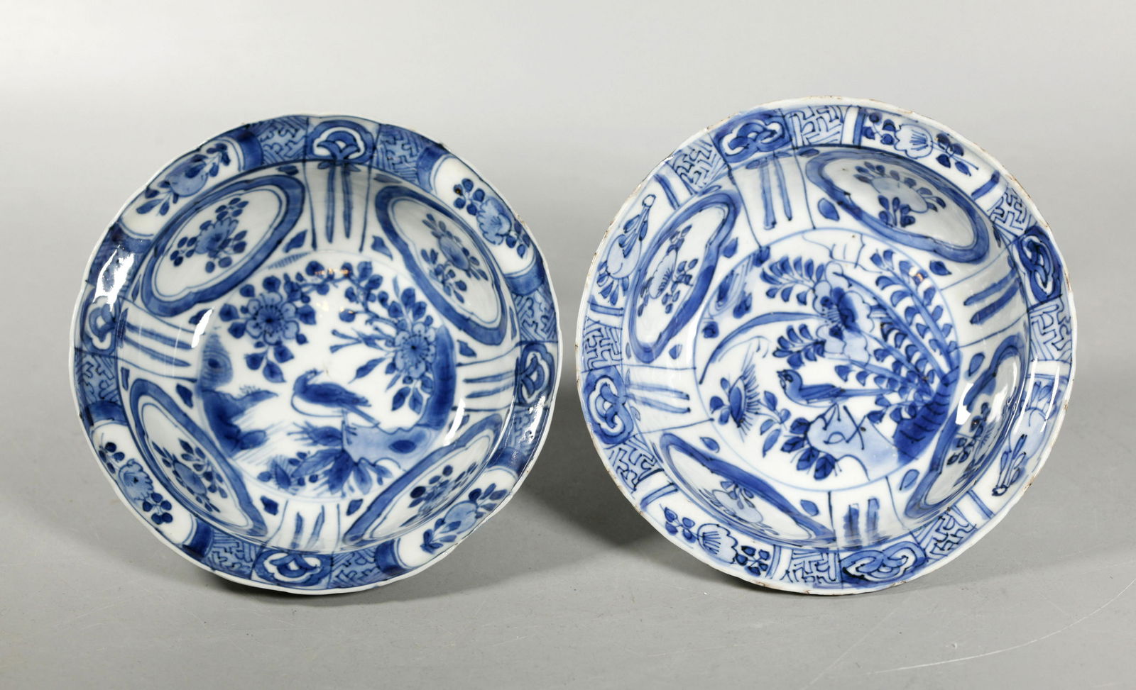 2 Chinese Early 17 C Ming Porcelain Blue Bowls (1 of 8)