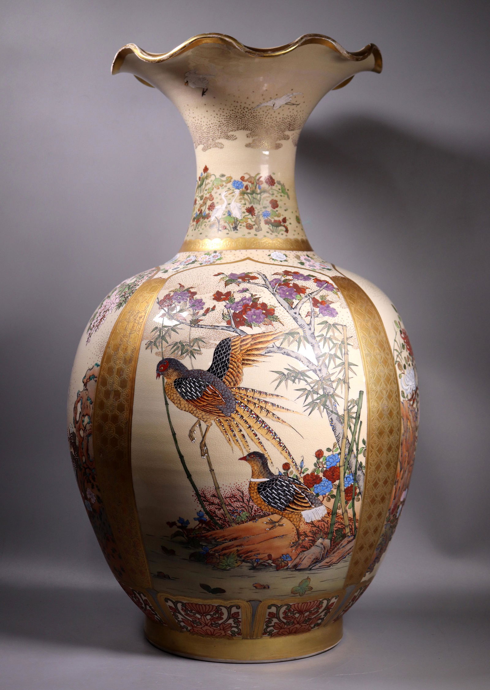 Large Japanese Exhibition Satsuma Ceramic Vase (1 of 13)
