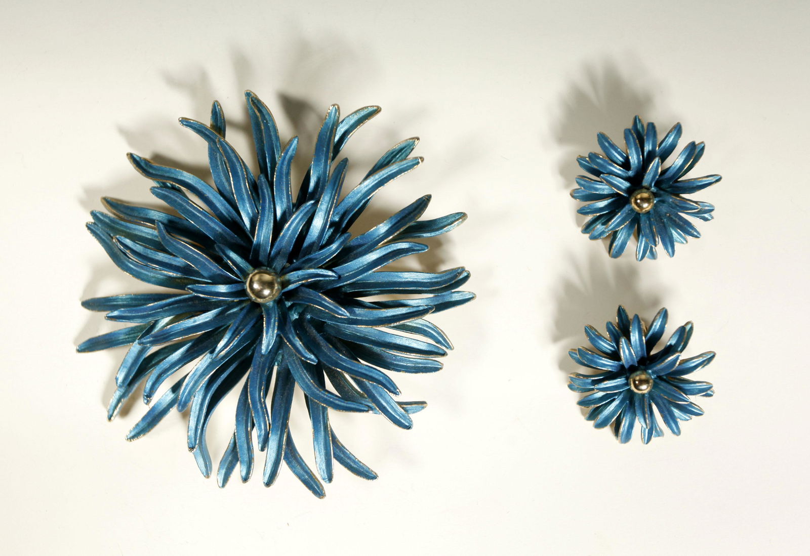 Vintage Blue Enamel & Gilt Flower Pin & Earrings (1 of 6)