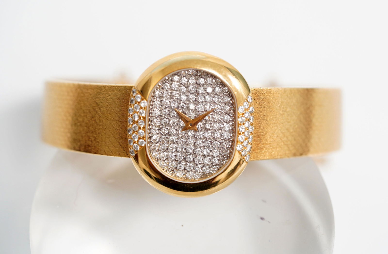 Vintage Pave Diamond Face 18K Gold Wristwatch (1 of 4)