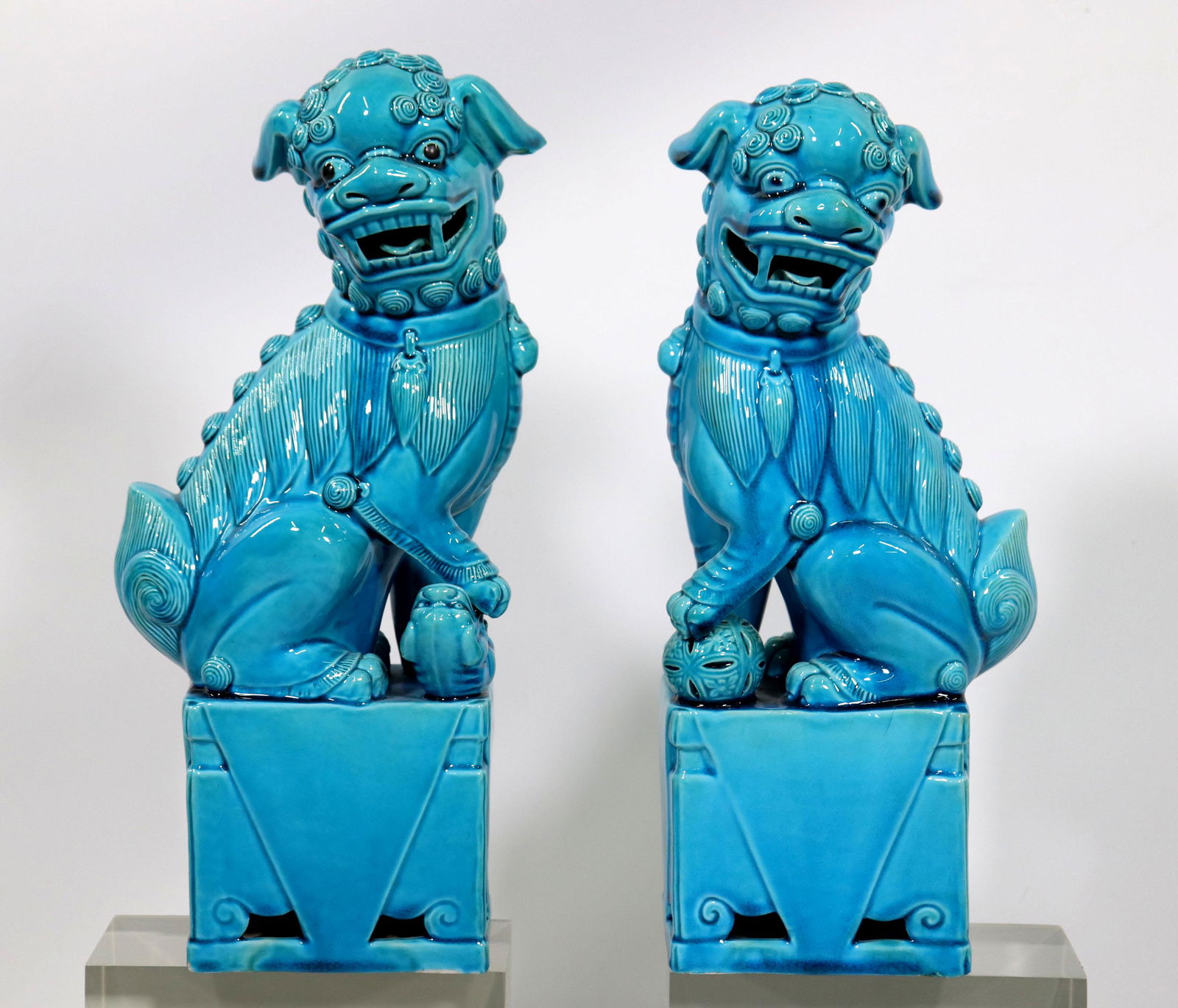 Pr Chinese Turquoise Biscuit Porcelain Fu Dogs (1 of 6)