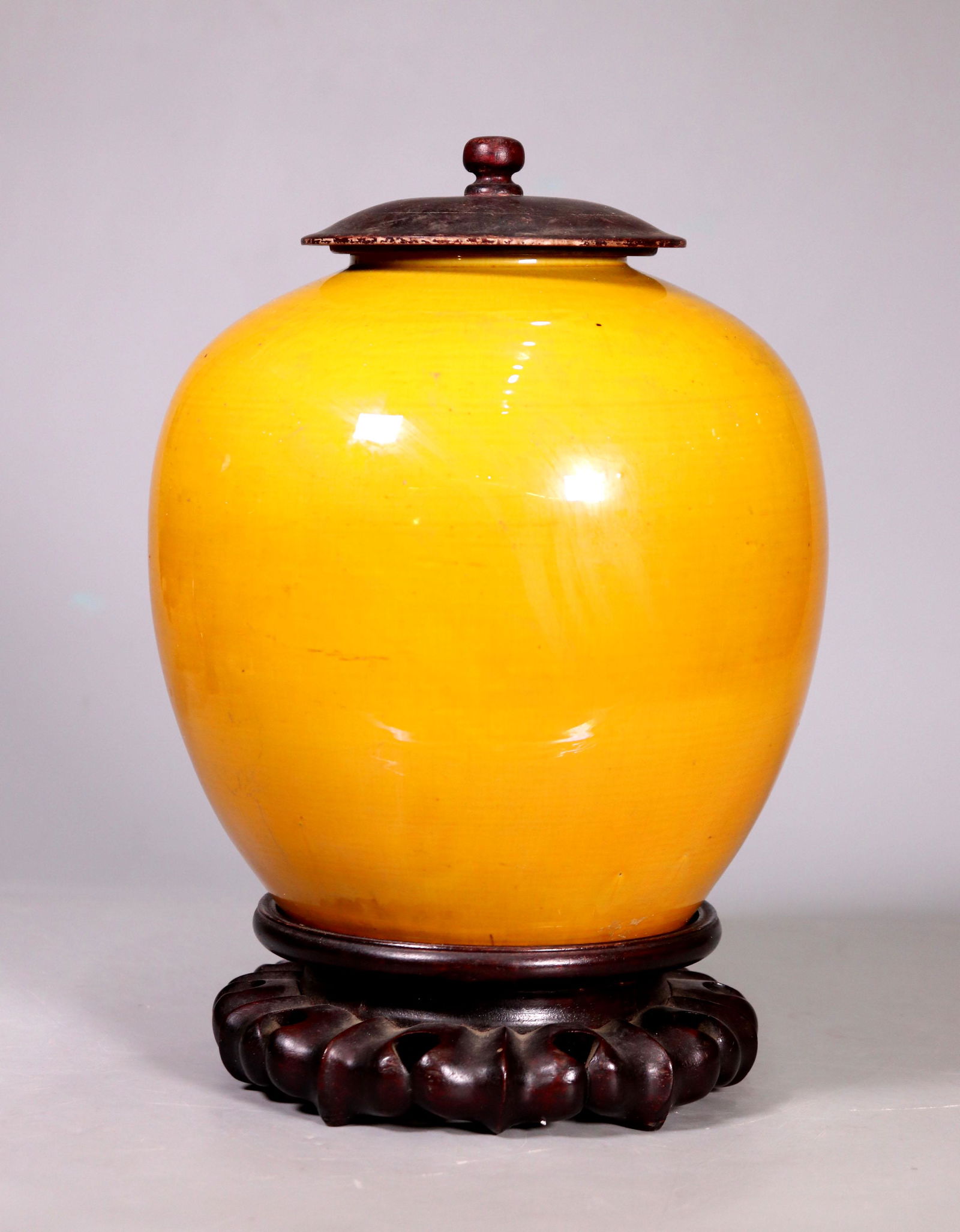 Chinese 19 C Yellow Glazed Biscuit Porcelain Jar (1 of 7)