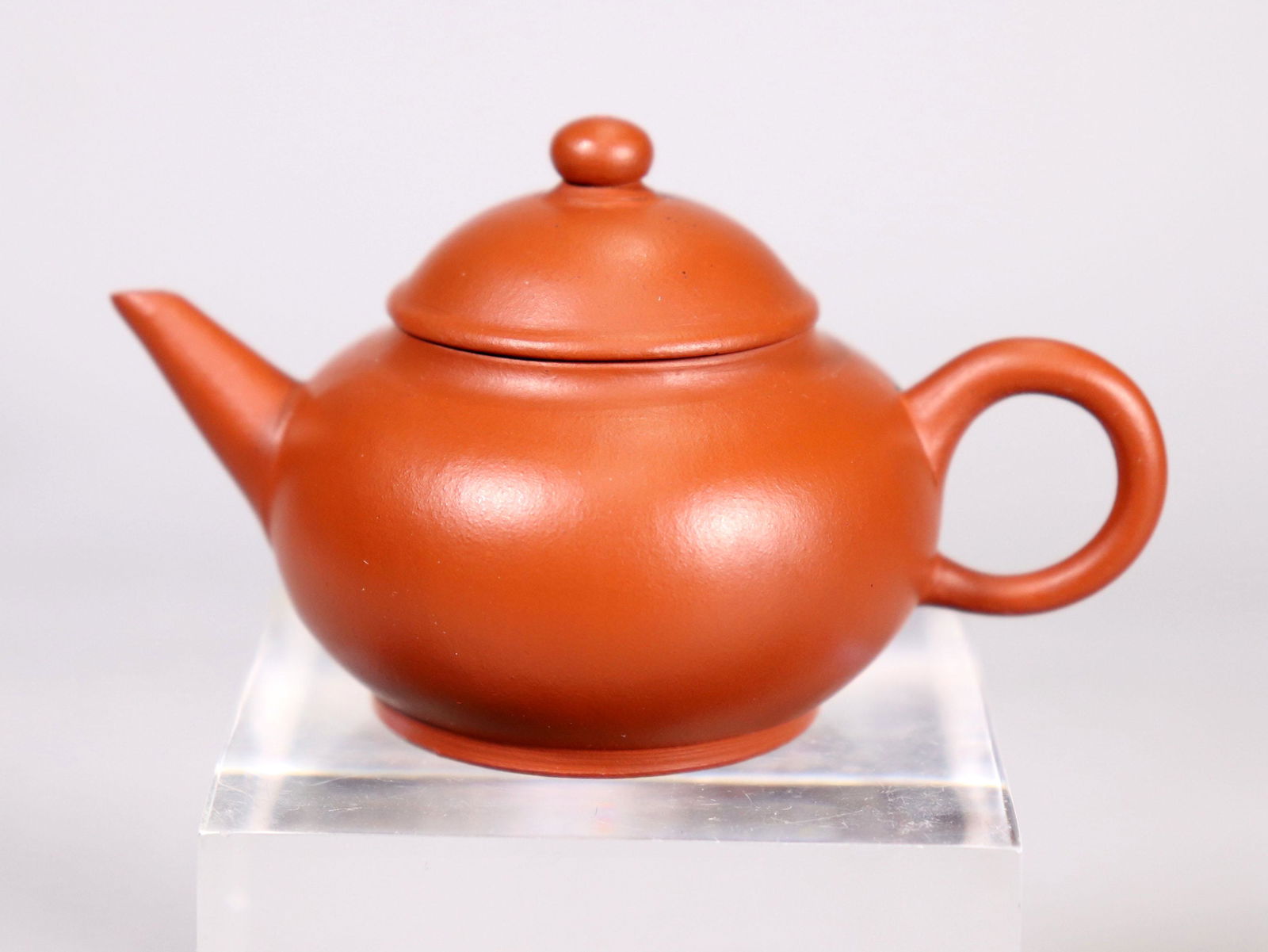 Chinese 19 Century Small Standard Yixing Teapot (1 of 6)
