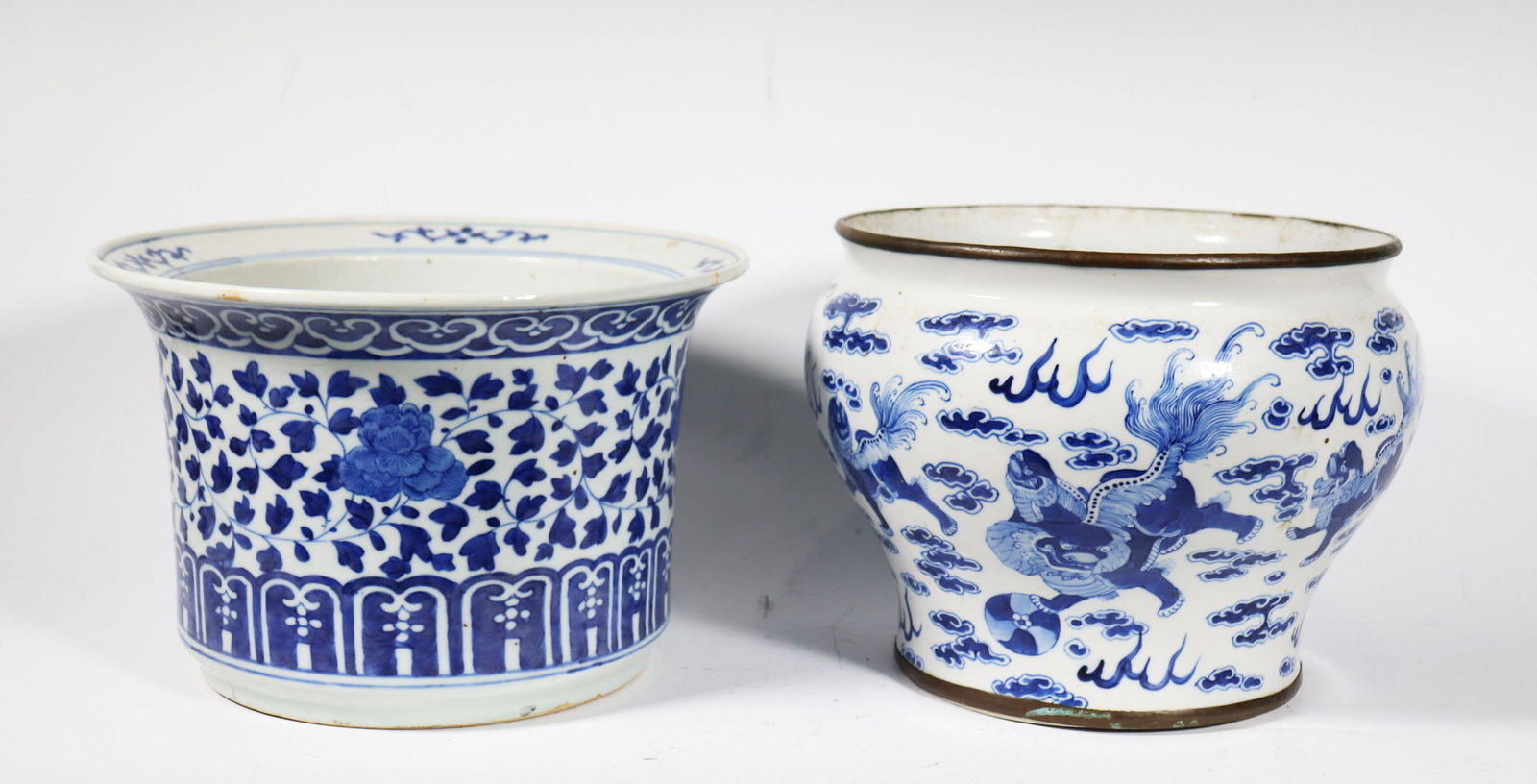 2 Chinese 19 C Blue & White Porcelain Planters (1 of 10)