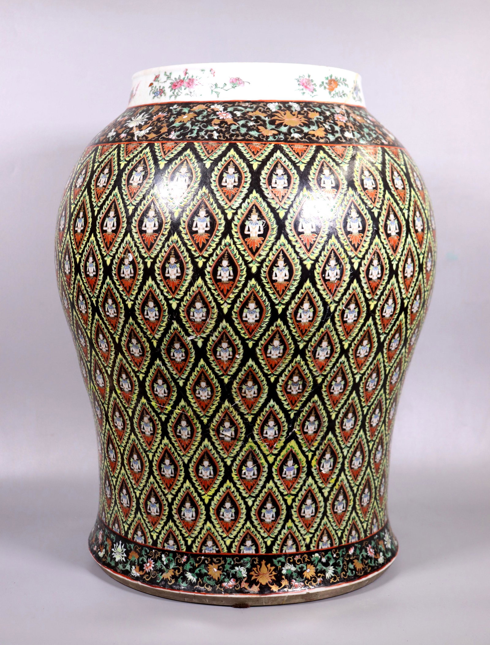 Chinese 19 C Thai Bencharong Royal Porcelain Urn (1 of 9)