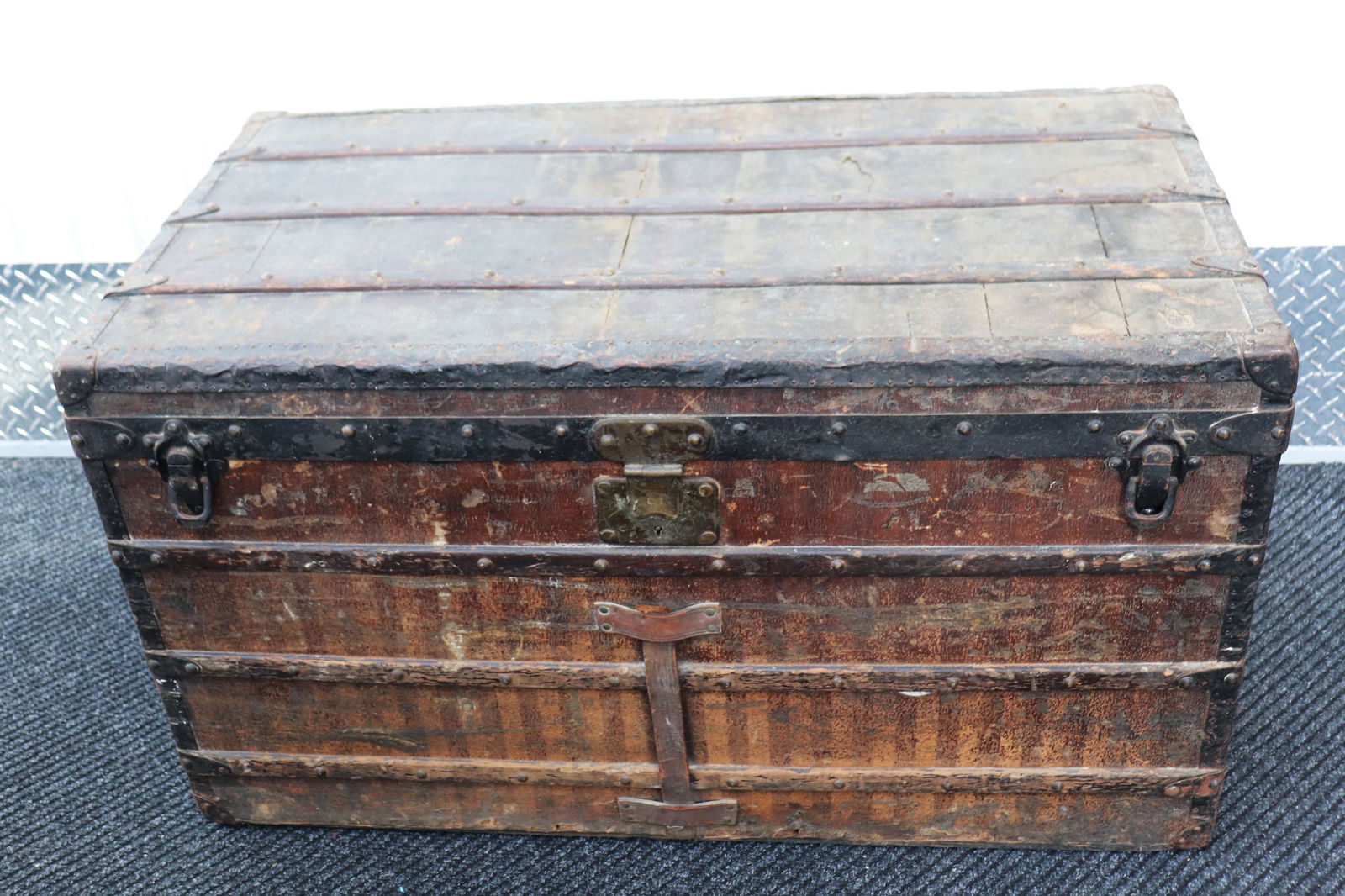 Rare Antique Louis Vuitton Striped Shipping Trunk (1 of 12)