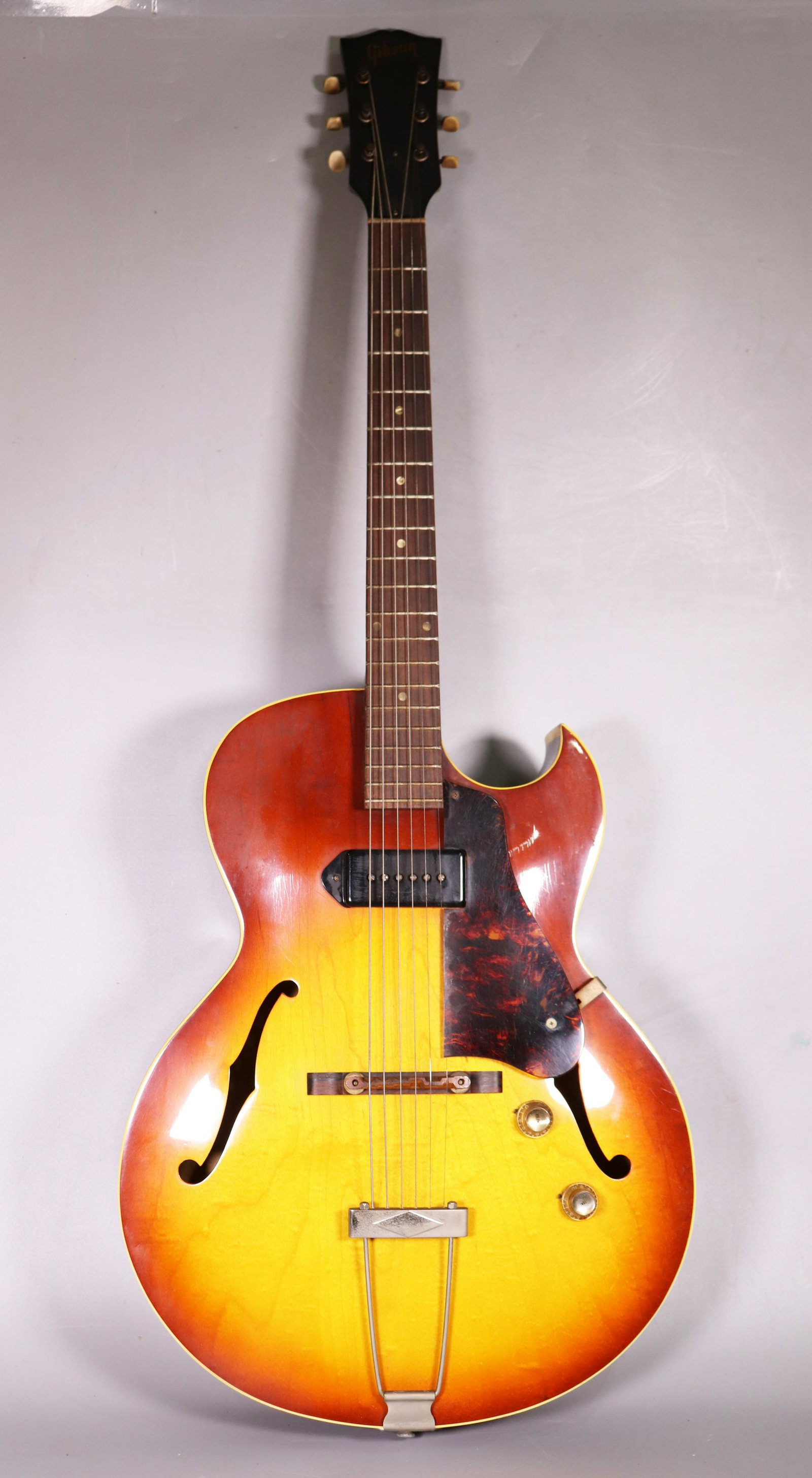 Gibson Guitar Volume and Tone Adjustments (1 of 9)