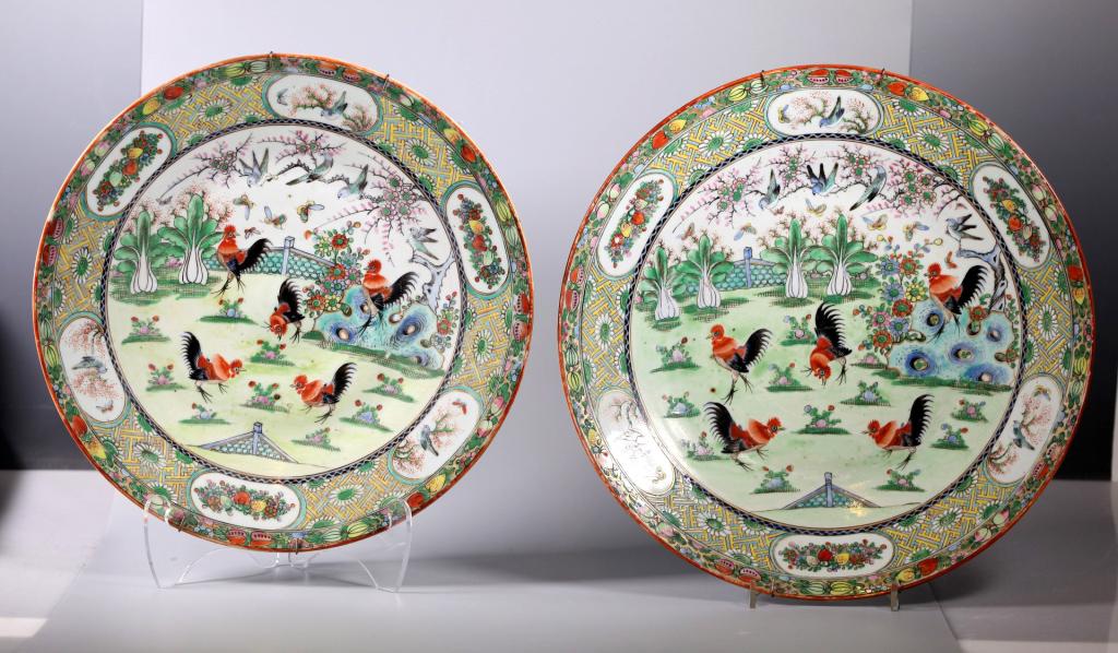 2 Lg Chinese Famille Verte Porcelain Plates (1 of 7)