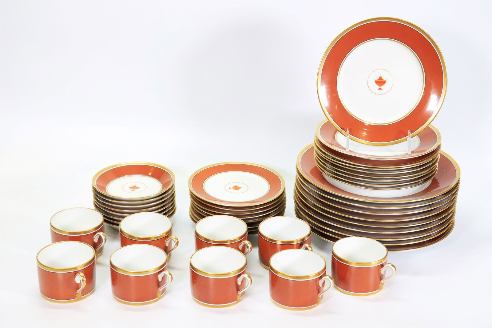 Richard Ginori Porcelan Impero Red Service for 8 (1 of 9)