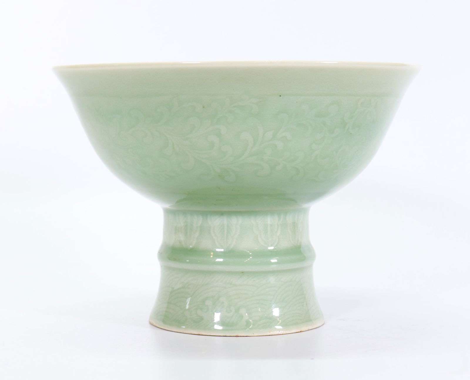 Chinese 19 C Incised Celadon Porcelain Stem Cup (1 of 7)