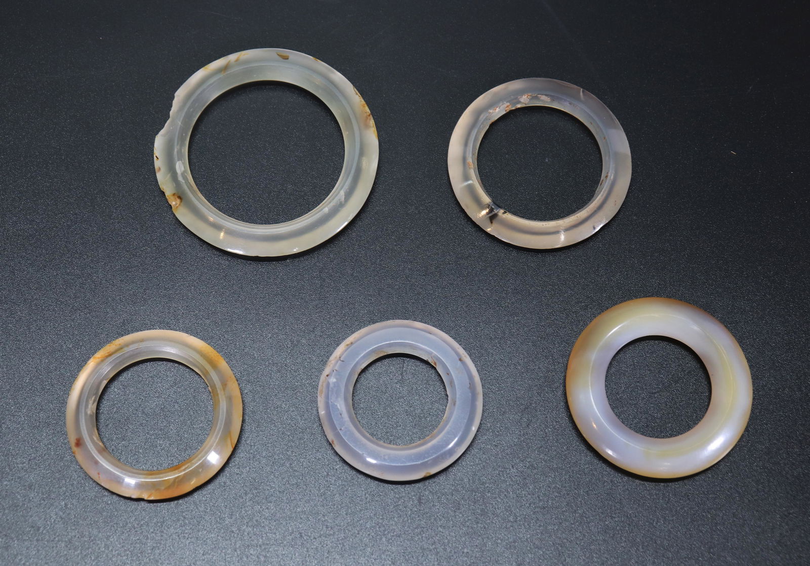 5 Chinese Antique Chalcedony Agate Clothing Rings (1 of 6)