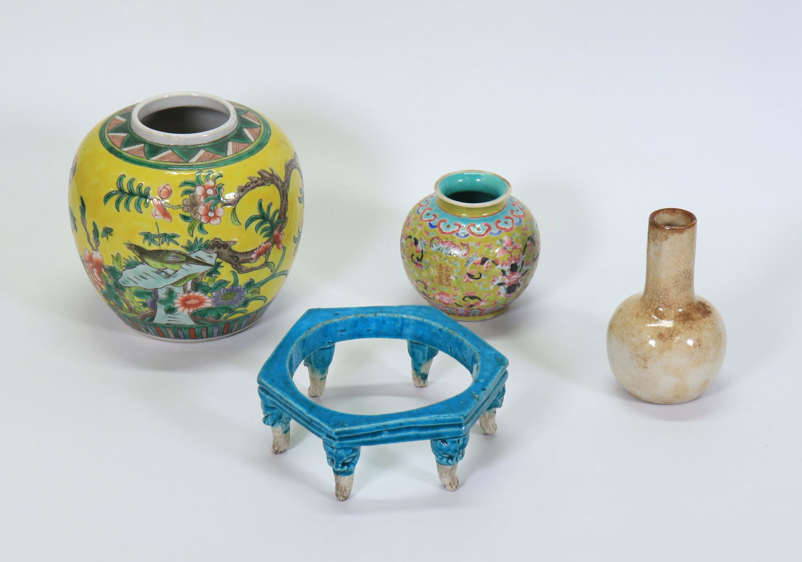 4 Chinese Porcelains; Jar, 2 Vases, Stand (1 of 10)