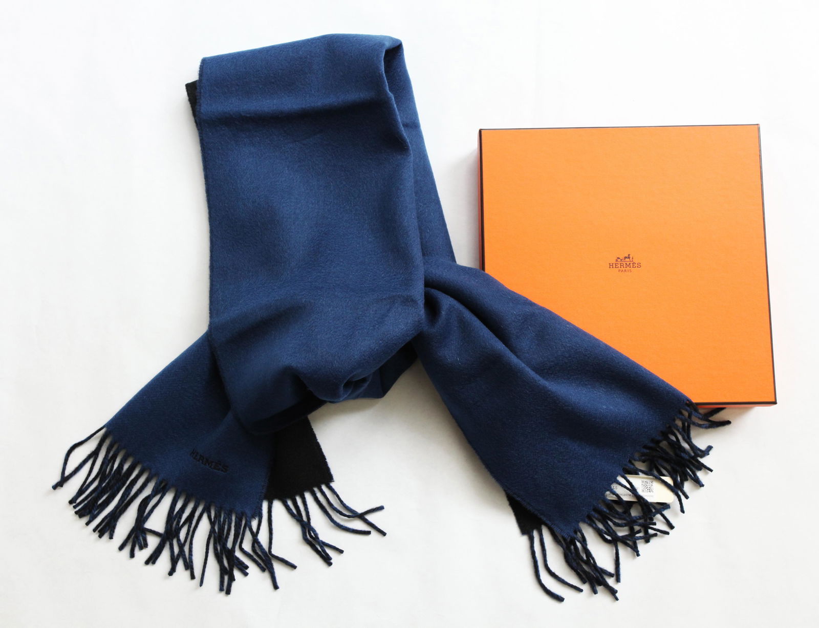 Authentic Hermes 100% Cashmere 2 Color Men's Scarf (1 of 6)