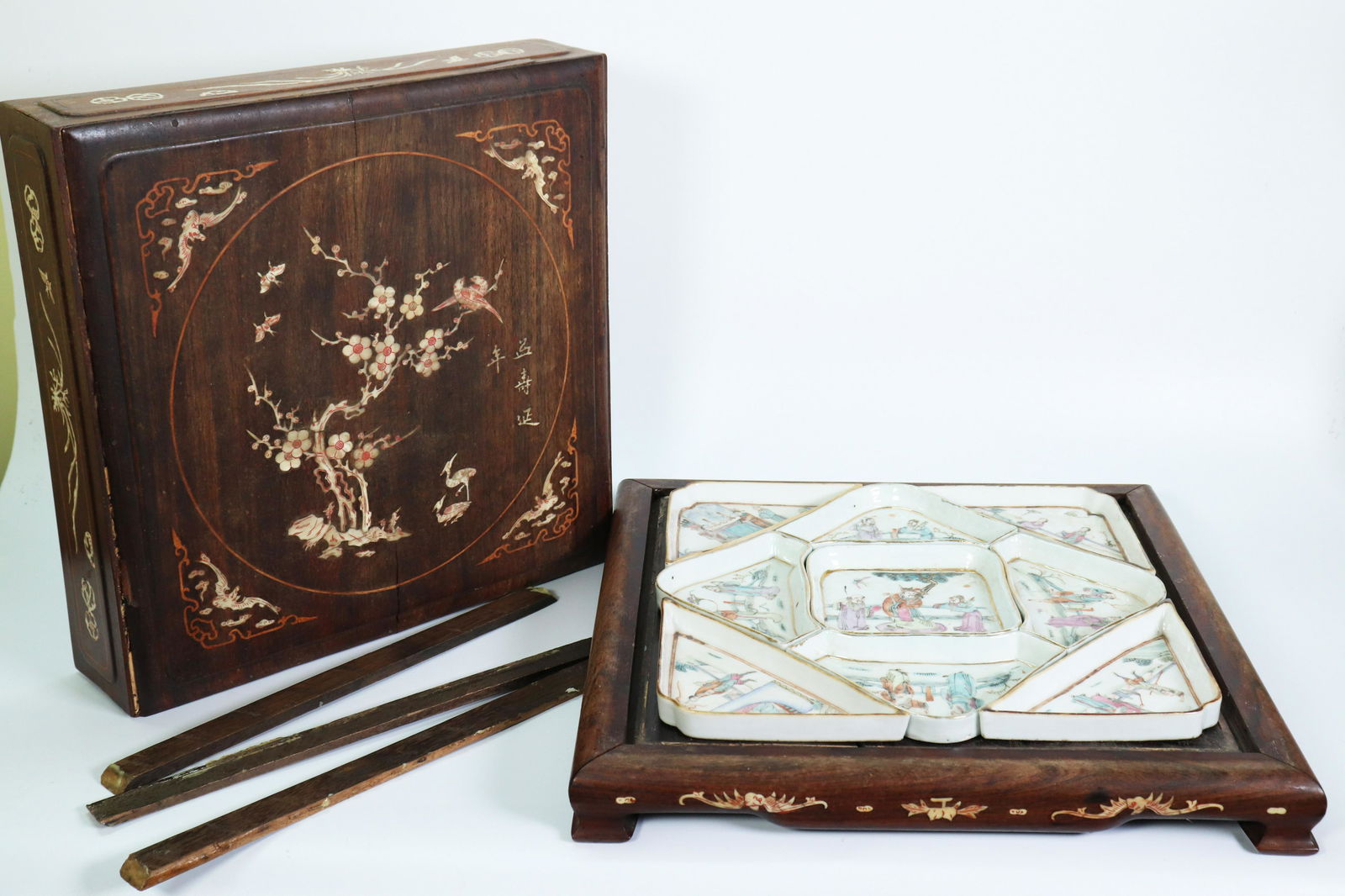 9 Pt Chinese 19 C Porcelain Plate Set, Box & Stand (1 of 9)