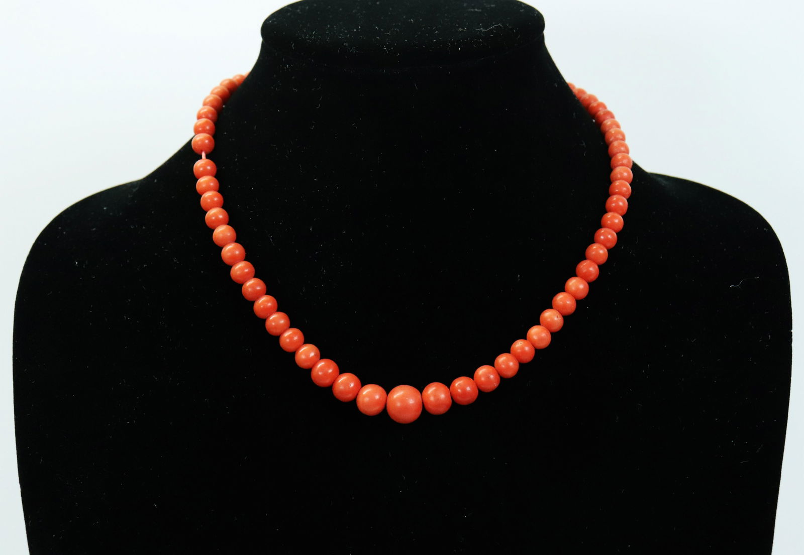 Chinese Antique Coral Bead Necklace; 34G (1 of 5)