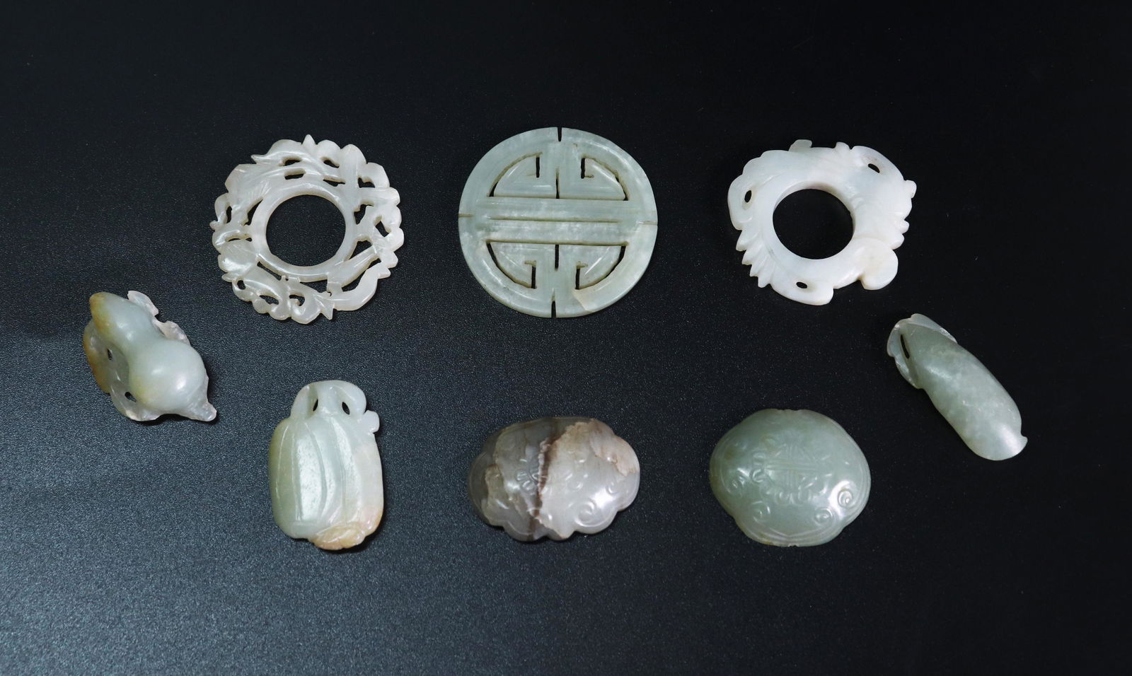8 Chinese 18th/19th Century Jade Decorations (1 of 7)
