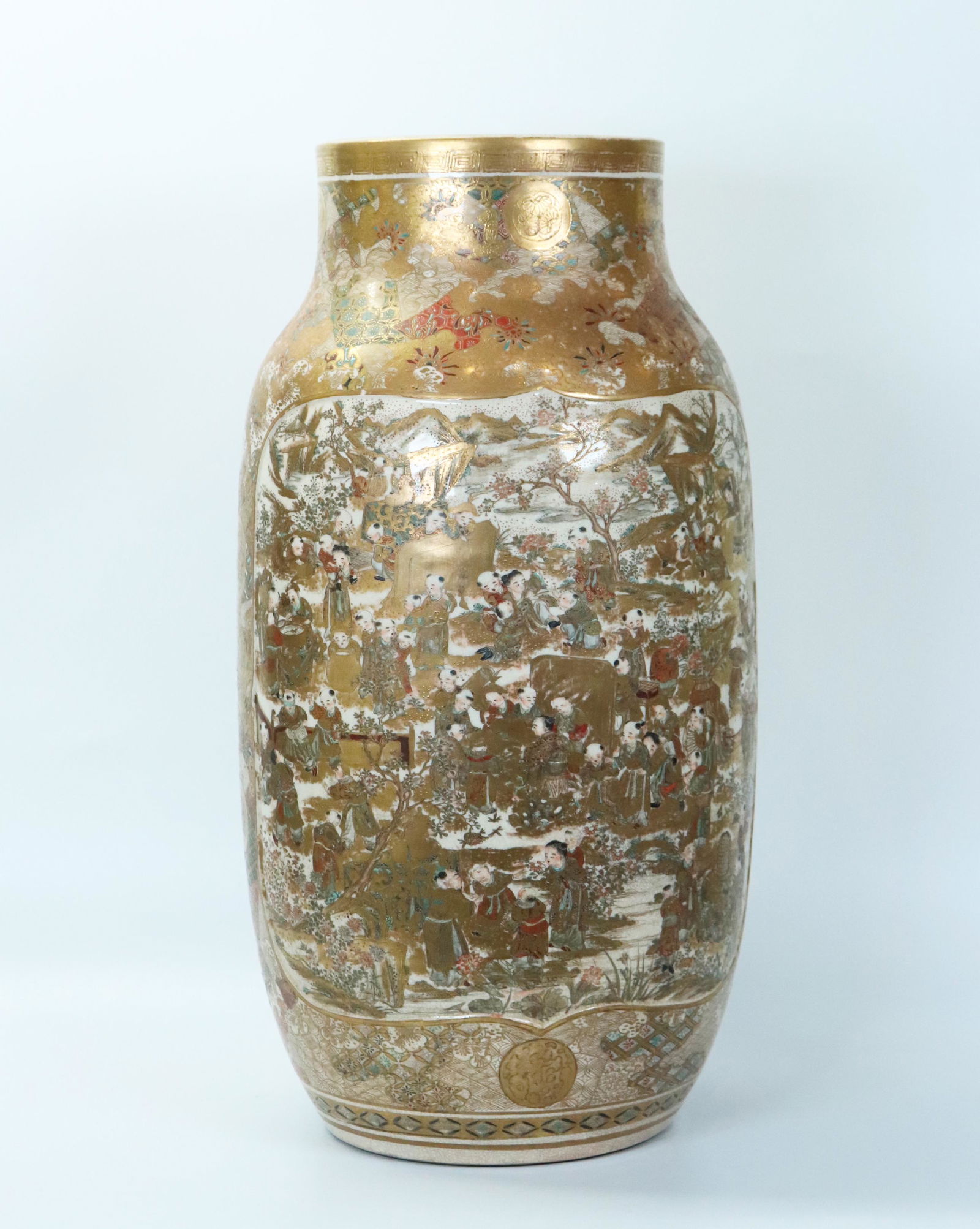 Large Japanese Satsuma Vase (1 of 8)