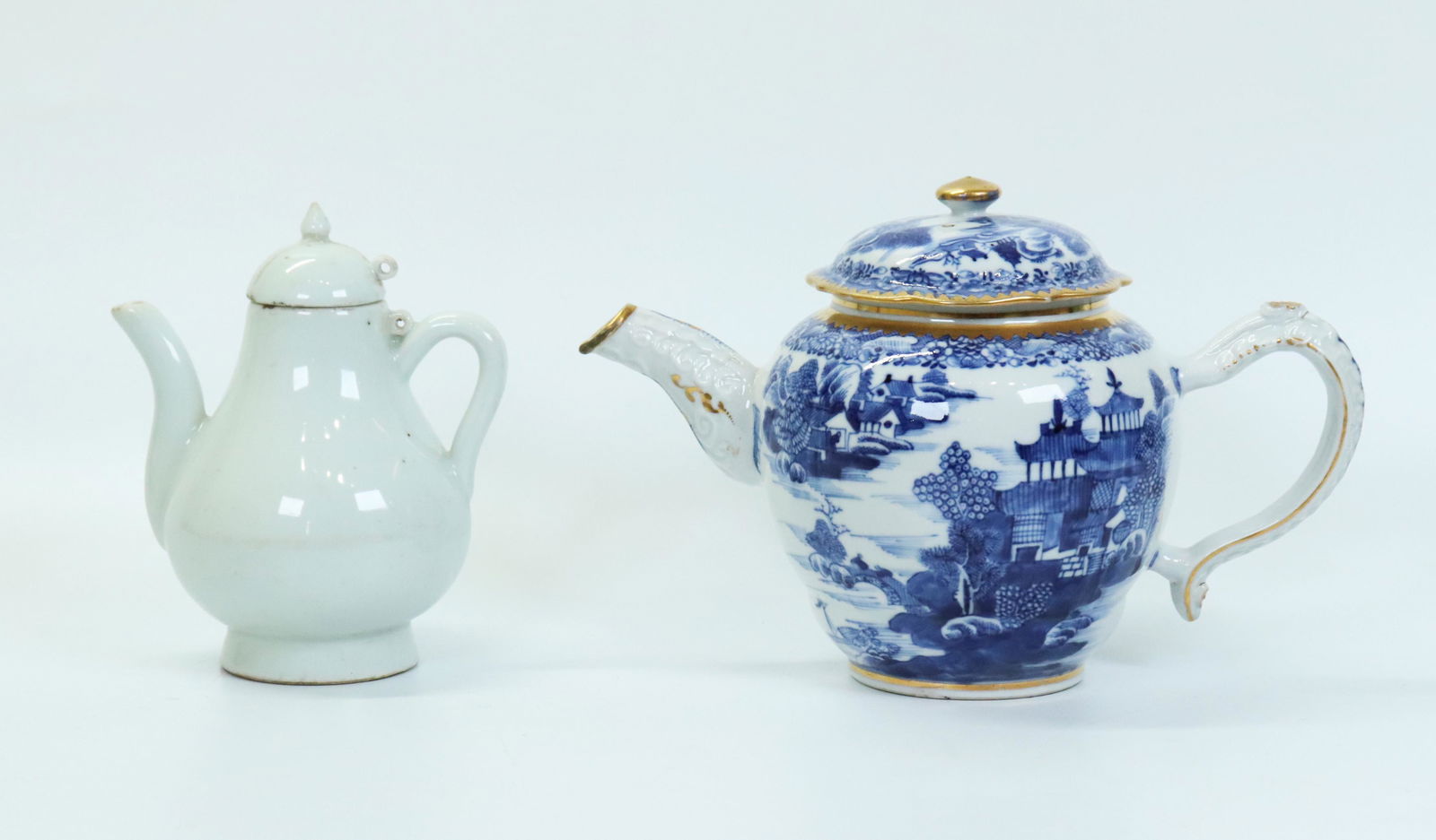 Chinese 19 C Blue White Porcelain Teapot Pitcher (1 of 8)