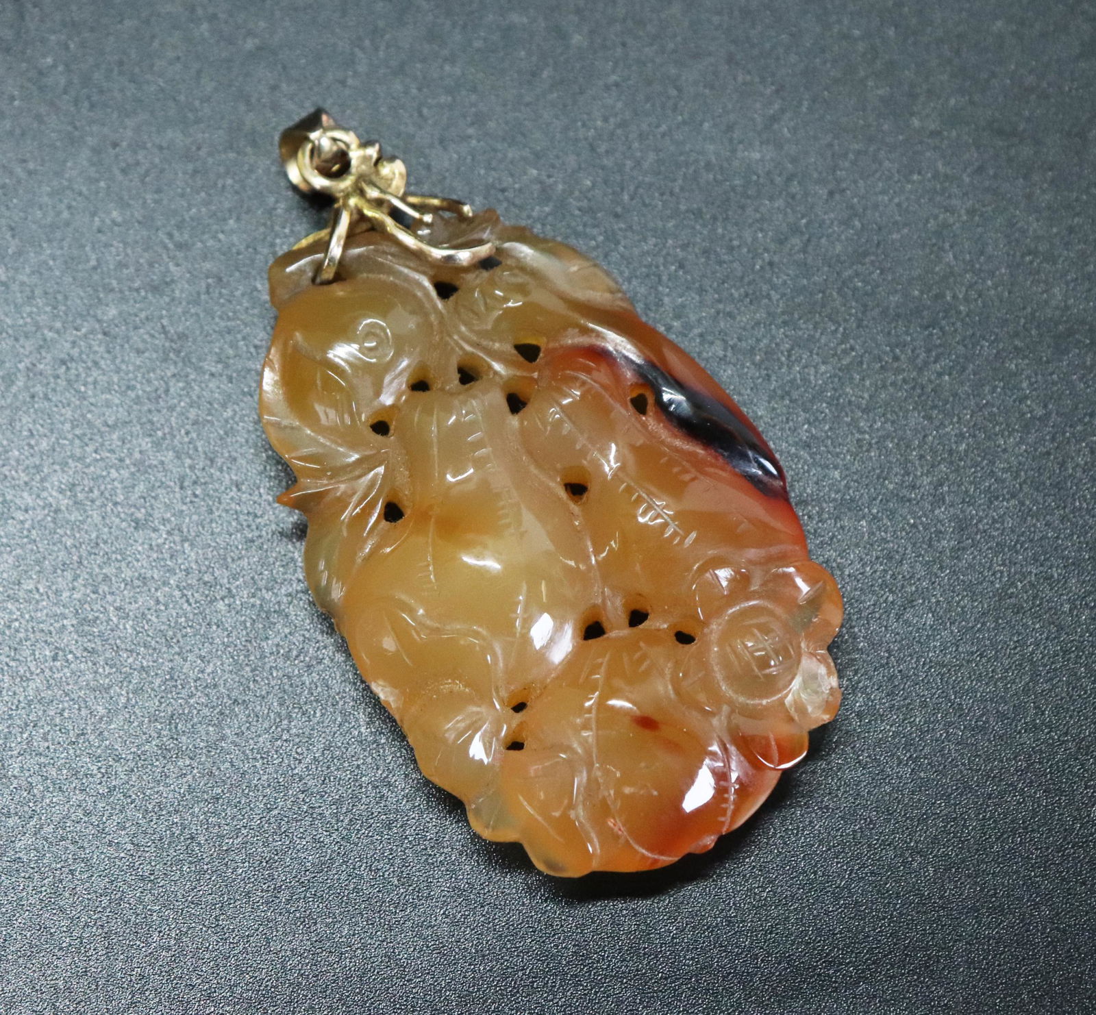 Chinese Carnelian Agate Double Gourd Pendant 14K (1 of 4)