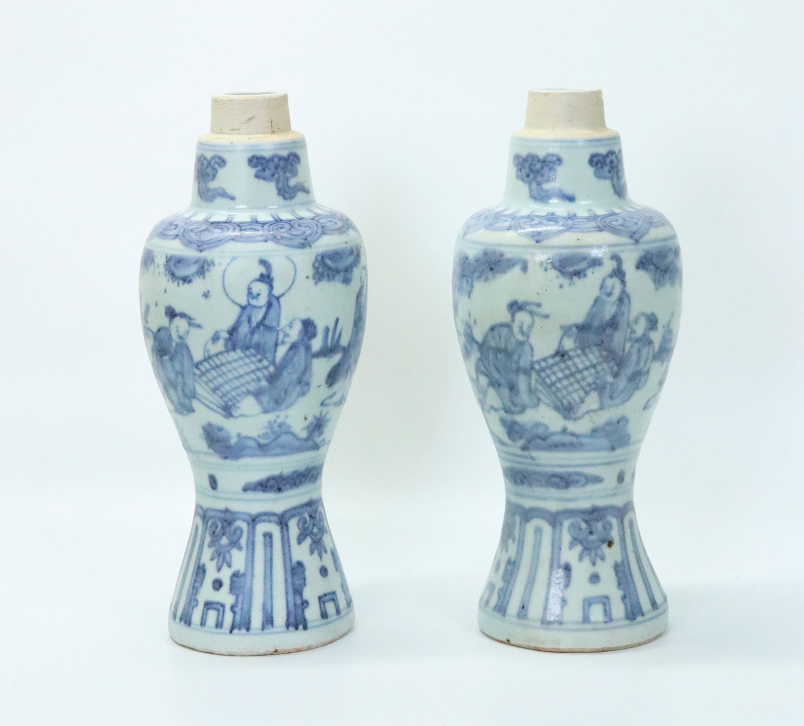 2 Chinese Blue White Porcelain Vases Possibly Ming (1 of 7)