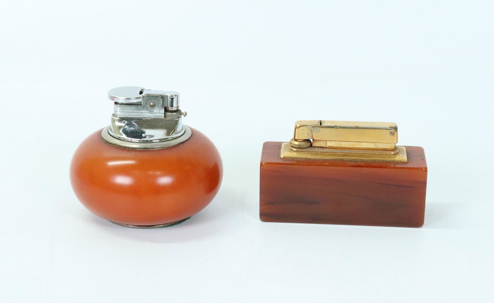 2 Vintage Bakelite & Chrome Men's Table Lighters (1 of 4)