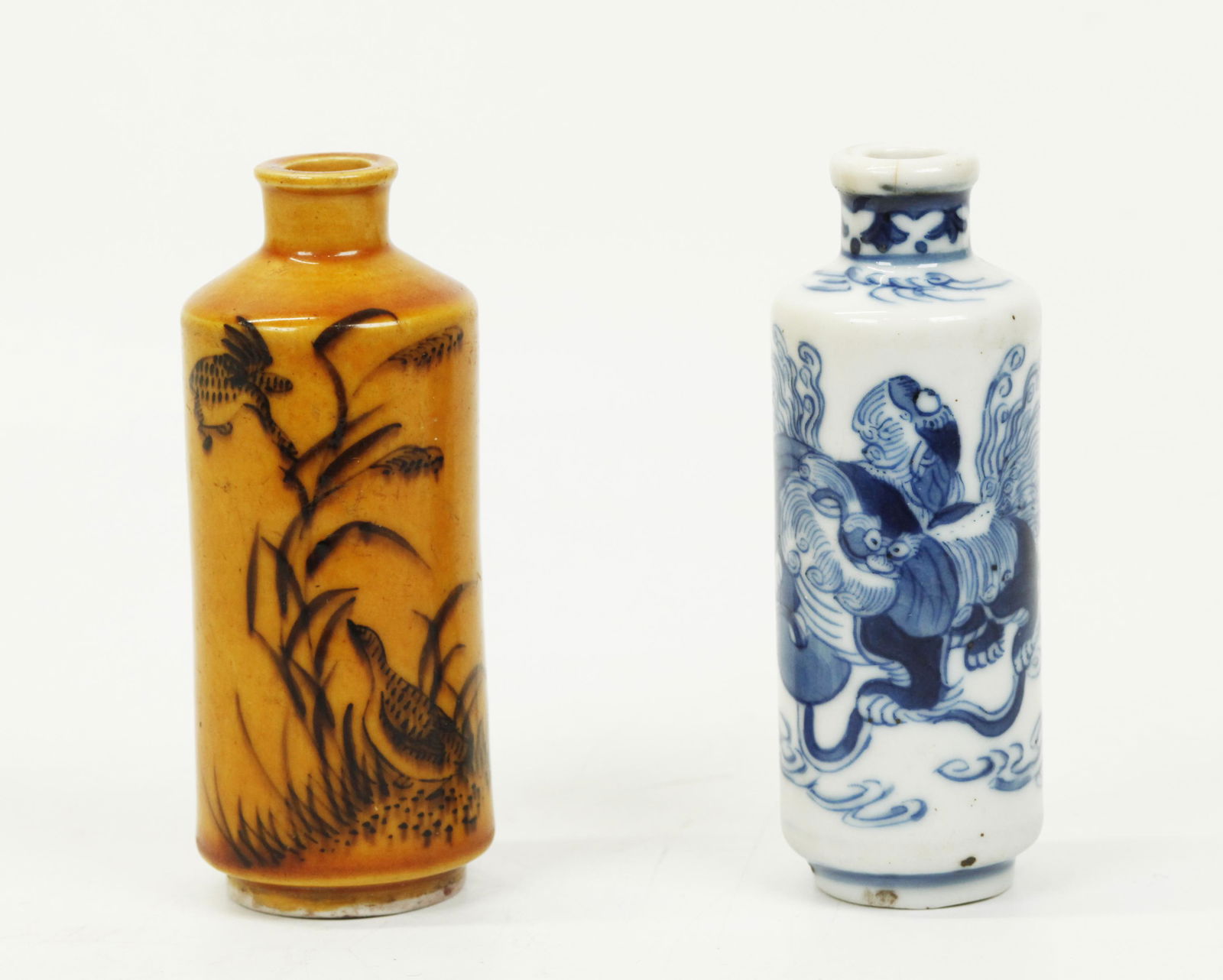 2 Chinese Qing Dynasty Porcelain Snuff Bottles (1 of 6)