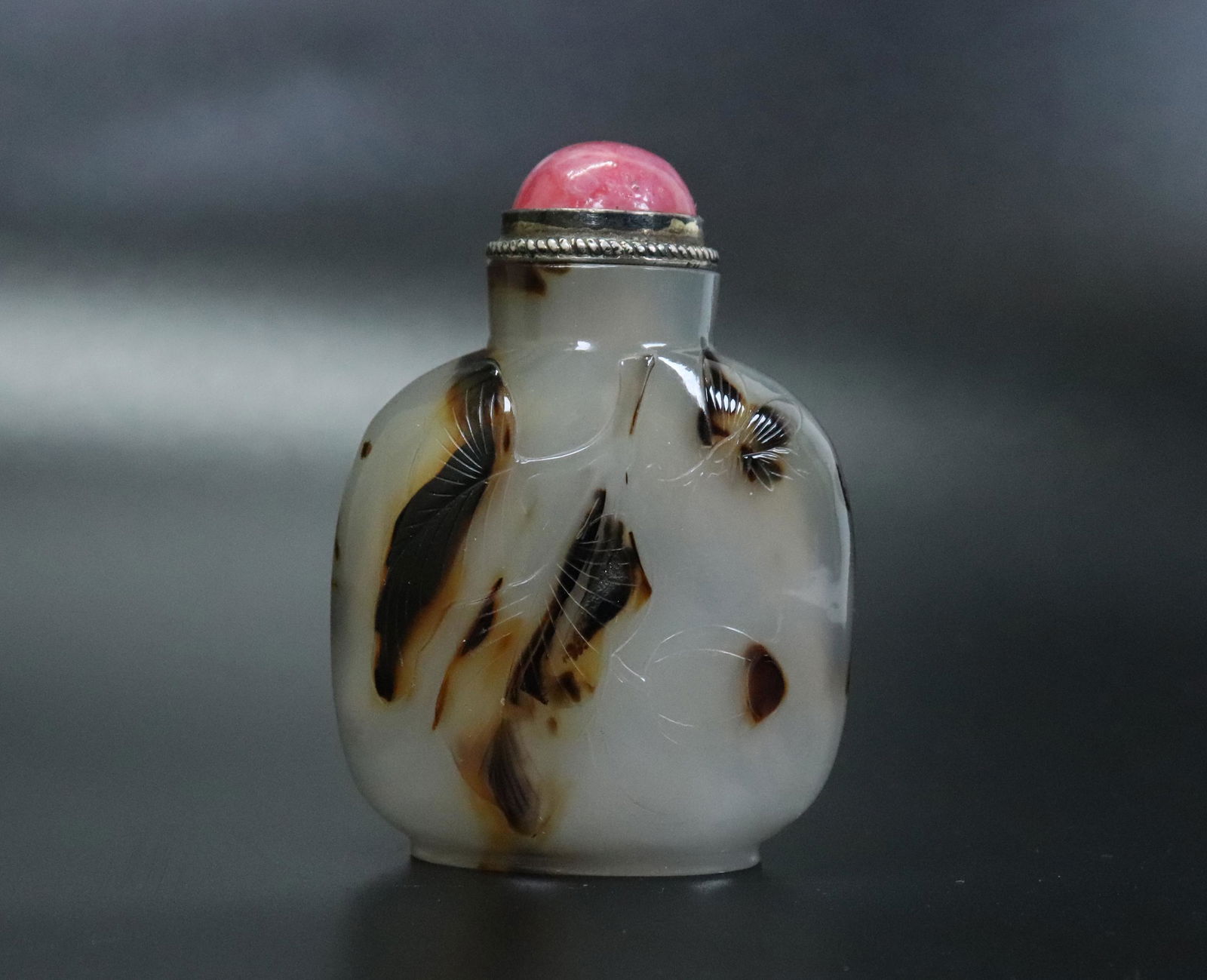 Fine Chinese 19th C "Shadow" Agate Snuff Bottle (1 of 5)